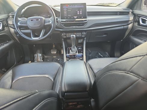 Used 2022 Jeep Compass Altitude w/ Sun and Sound Group image 3