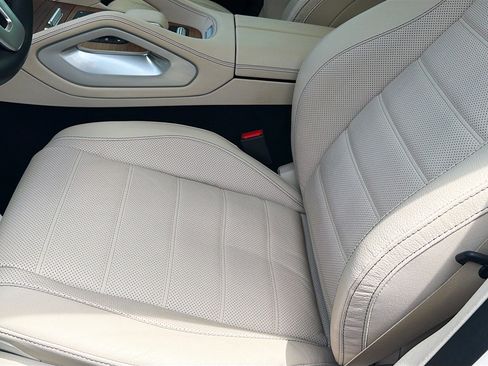 Used 2023 Mercedes-Benz GLS 580 4MATIC image 19