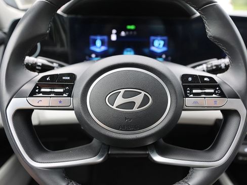 Certified 2025 Hyundai Elantra Limited FWD image 36