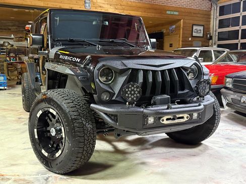 Used 2018 Jeep Wrangler Unlimited Rubicon w/ Dual Top Group AWD/4WD image 3