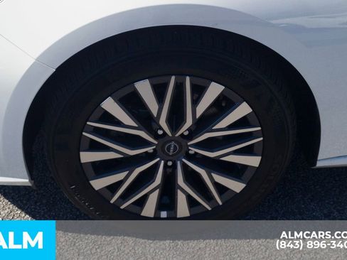 Used 2025 Nissan Altima 2.5 SV image 12