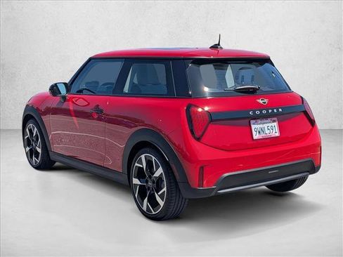 Certified 2025 MINI Cooper 2-Door Hardtop FWD image 8