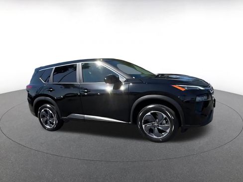 Used 2025 Nissan Rogue SV FWD image 2