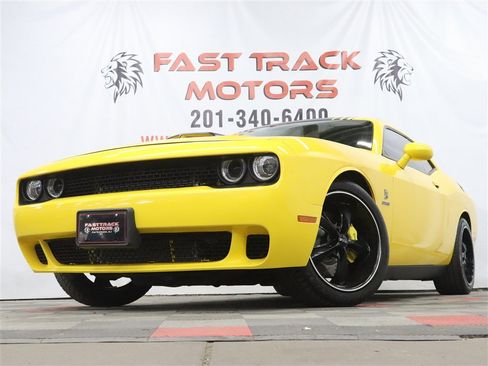 Used 2018 Dodge Challenger R/T Scat Pack RWD image 3