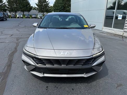Used 2024 Hyundai Elantra SEL FWD image 11