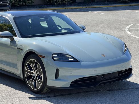 Certified 2025 Porsche Taycan image 9