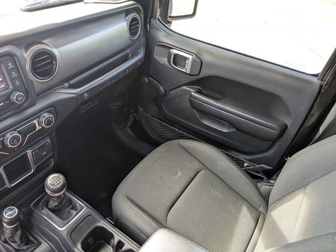 Used 2020 Jeep Wrangler Sport AWD/4WD image 16