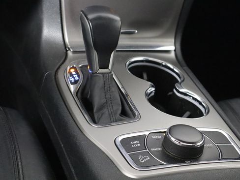 Used 2018 Jeep Grand Cherokee Limited AWD/4WD image 30