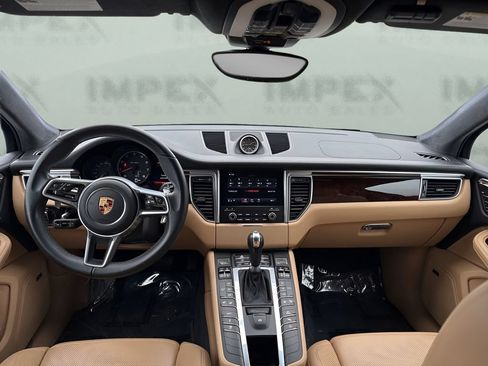 Used 2017 Porsche Macan Turbo AWD/4WD image 16