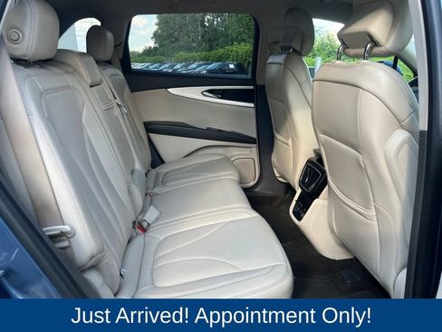 Used 2019 Lincoln Nautilus Premier AWD/4WD image 13