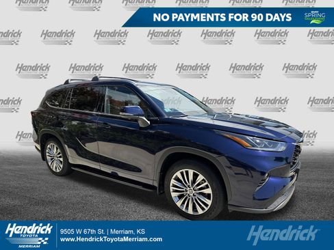 Used 2025 Toyota Highlander Platinum AWD/4WD image 1