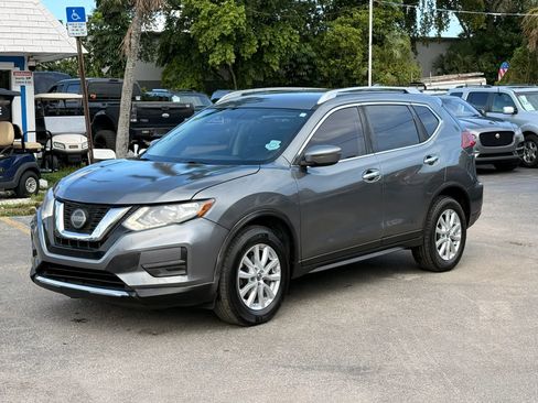 Used 2018 Nissan Rogue SV AWD/4WD image 3
