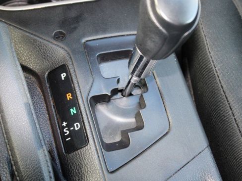 Used 2017 Toyota RAV4 LE image 27