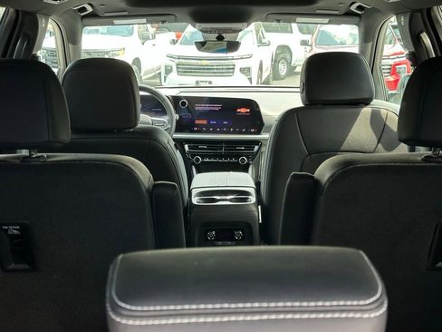 New 2026 Chevrolet Traverse LT image 9