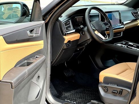 New 2026 Volkswagen Atlas Cross Sport SEL AWD/4WD image 10