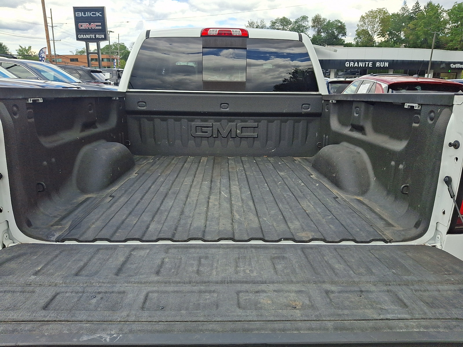 Used 2018 GMC Sierra 1500 SLT AWD/4WD image 29