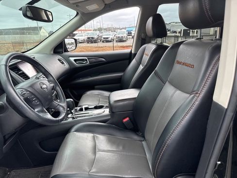 Used 2019 Nissan Pathfinder SL w/ Rock Creek Edition image 15