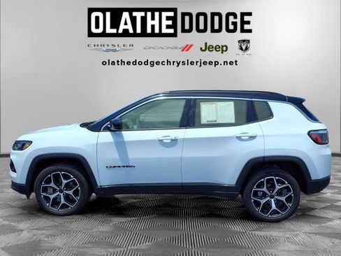 Used 2025 Jeep Compass Limited AWD/4WD image 20