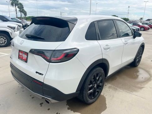 Used 2024 Honda HR-V Sport image 4