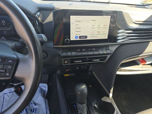 Used 2025 Toyota Camry LE image 11