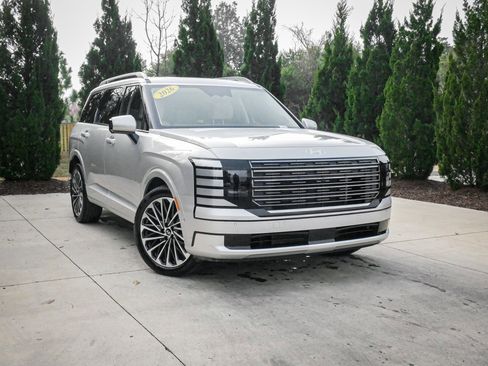 Used 2026 Hyundai Palisade Calligraphy image 2