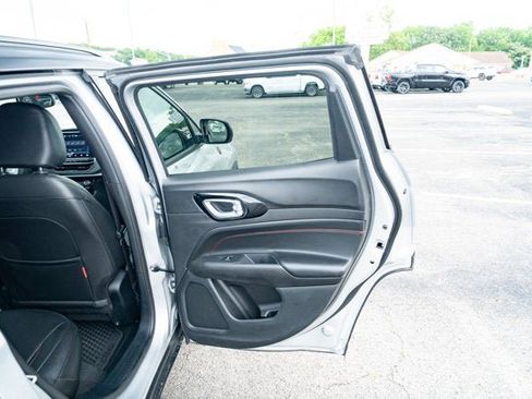 Certified 2025 Jeep Compass Trailhawk AWD/4WD image 12