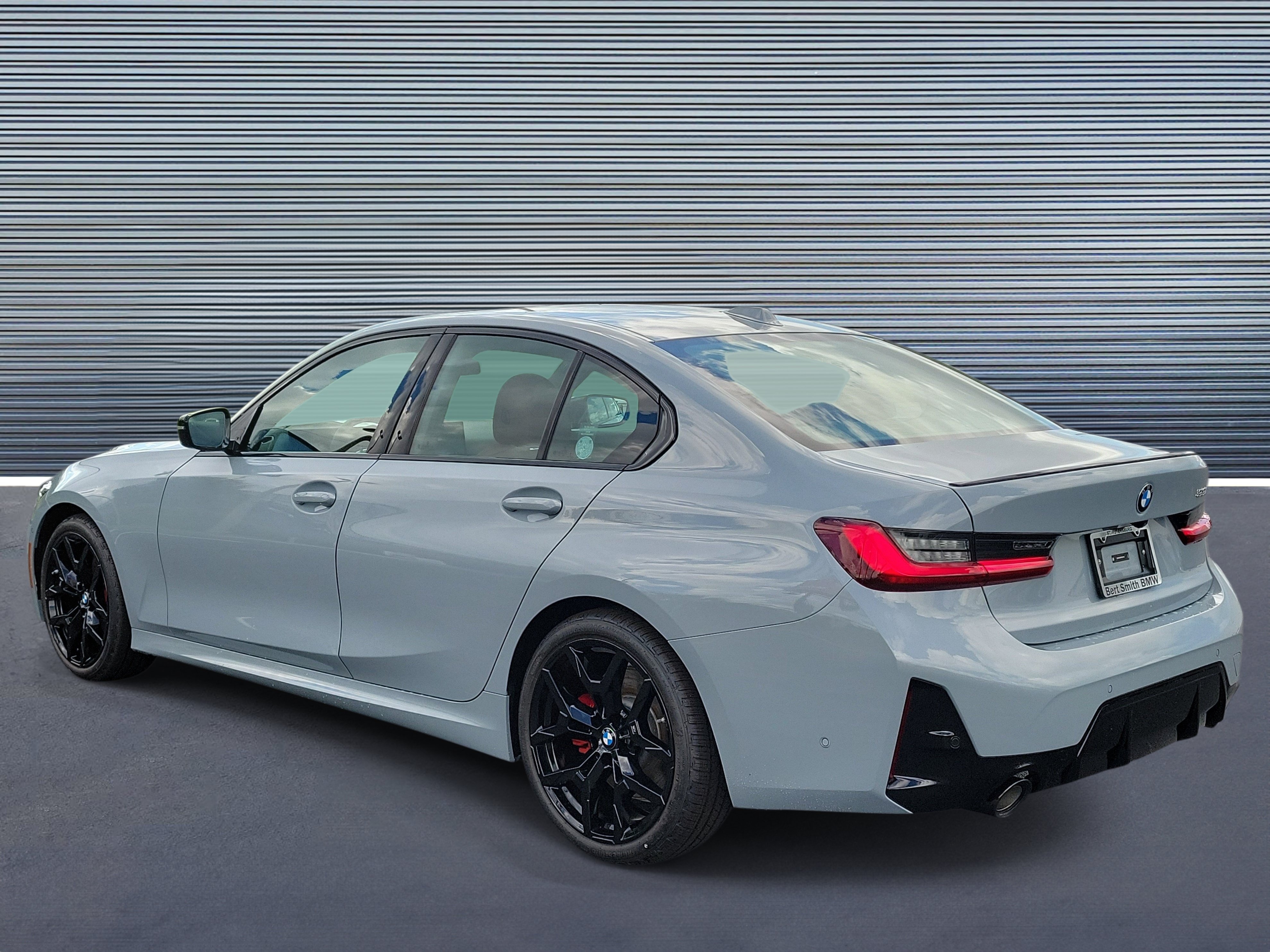 Used 2026 BMW 330i Sedan w/ M Sport Package RWD image 4