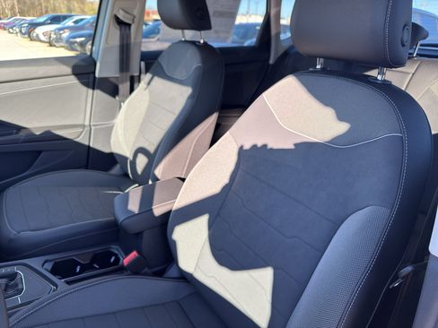 New 2026 Volkswagen Taos SE FWD image 12