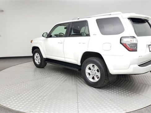 Used 2016 Toyota 4Runner SR5 Premium image 4