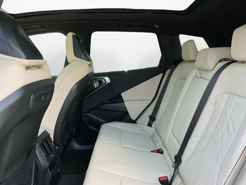 Used 2026 BMW X3 xDrive30 w/ Premium Package image 13