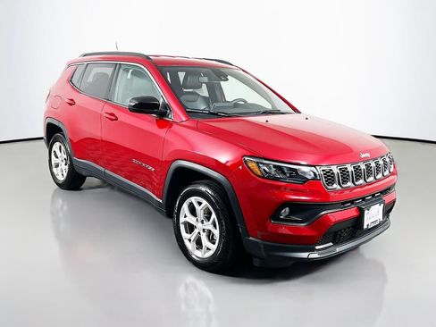 Used 2024 Jeep Compass Latitude AWD/4WD image 1