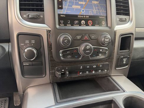 Used 2014 RAM 2500 Longhorn image 35