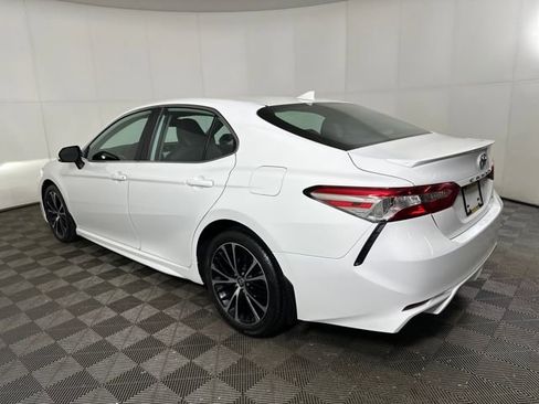 Used 2020 Toyota Camry SE image 5