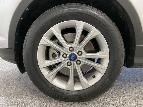 Used 2018 Ford Escape SE w/ Ford Safe & Smart Package image 23