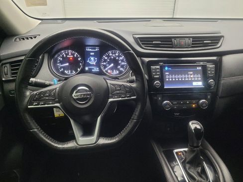 Used 2017 Nissan Rogue SL image 22