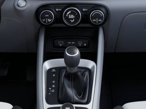 New 2026 Hyundai Venue SEL FWD image 16