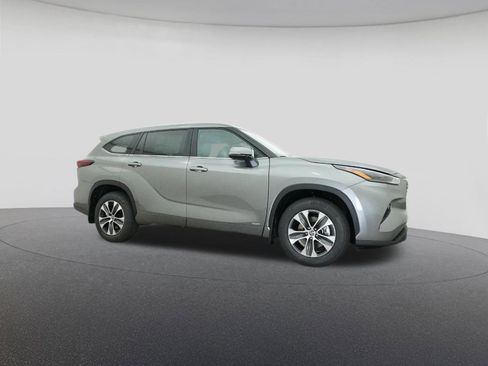 New 2026 Toyota Highlander XLE image 20