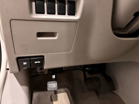 Used 2015 Nissan Quest S image 19