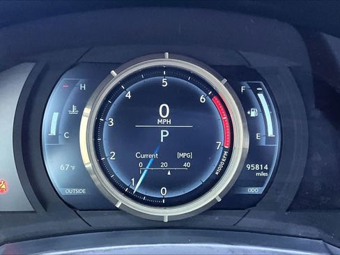 Used 2017 Lexus RC 200t image 25