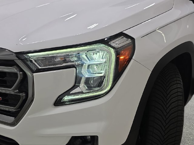 Used 2023 GMC Terrain AT4 AWD/4WD image 30