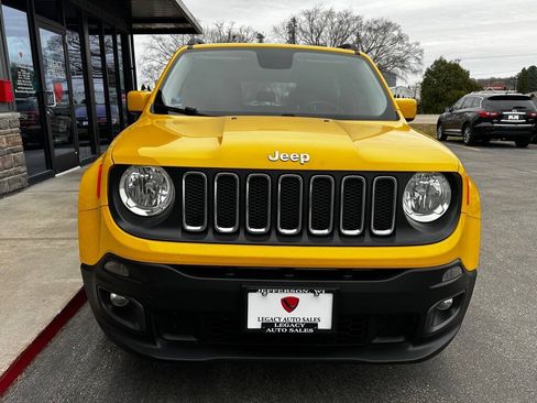 Used 2016 Jeep Renegade Latitude FWD image 7