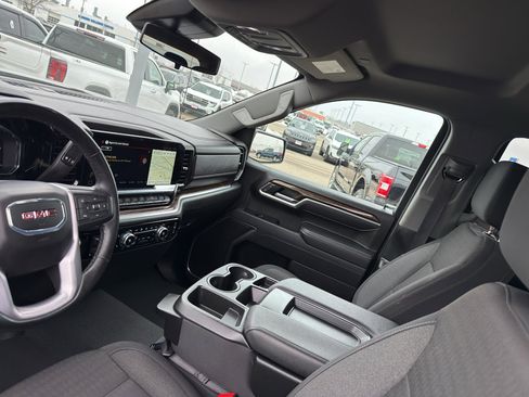 Used 2025 GMC Sierra 1500 Elevation image 26