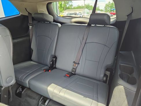 Certified 2020 Buick Enclave Essence w/ Sound and Sites Package FWD image 19