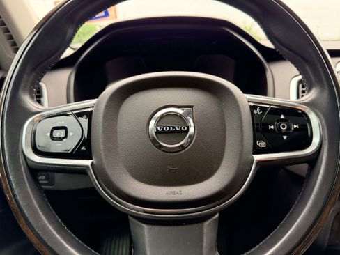 Used 2016 Volvo XC90 T6 Momentum w/ Momentum Plus Package image 14