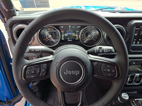 Used 2023 Jeep Wrangler Unlimited Sport AWD/4WD image 18