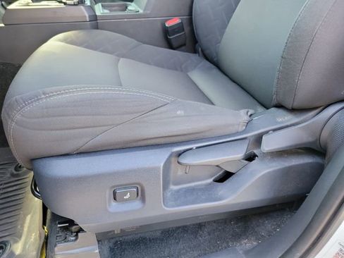 Used 2024 Toyota Tacoma SR image 17