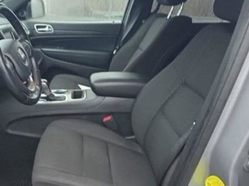 Used 2021 Jeep Grand Cherokee Laredo w/ Security & Convenience Group image 5