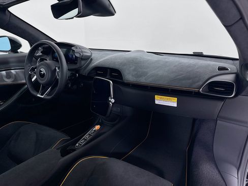 New 2026 McLaren Artura RWD image 27