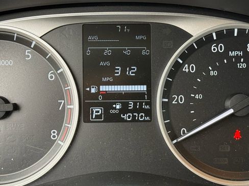 Certified 2025 Nissan Kicks Play S image 12