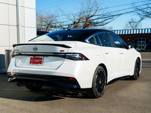 New 2026 Nissan Sentra SR w/ SR Premium Package FWD image 6